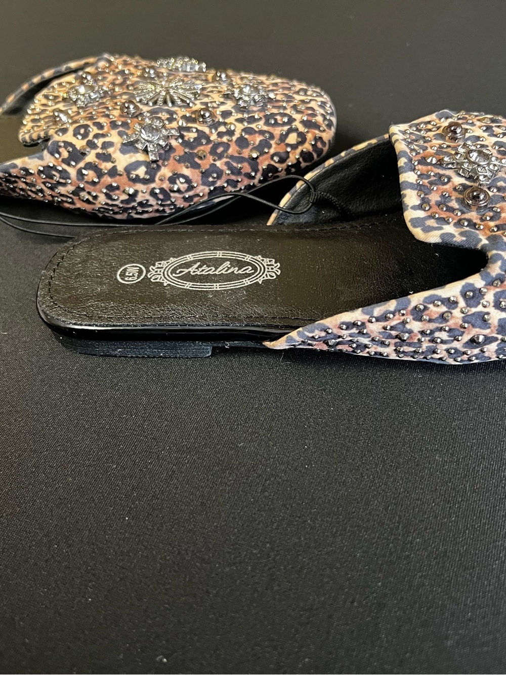 ATALINA EMBELLISHED LEOPARD PRINT JEWELED SLIDE-ON SLIPPERS. SIZE 6.5 WIDE
NWOT - Picture 6 of 7